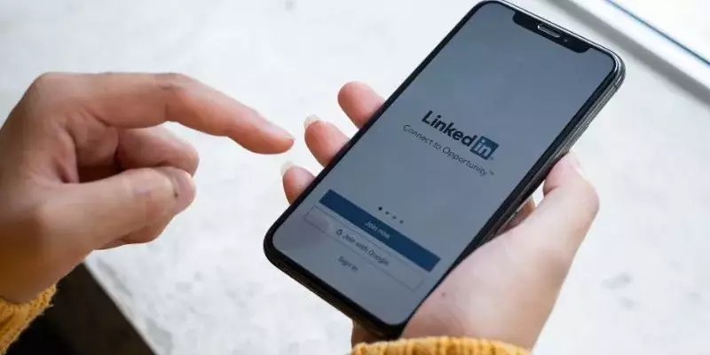 Can a LinkedIn business Page Join Groups